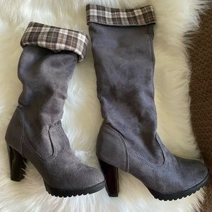 Long boots 👢